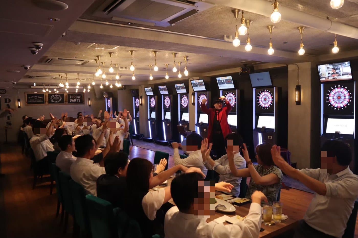 マジシャンDaiSukeの会場全員が手を挙げる